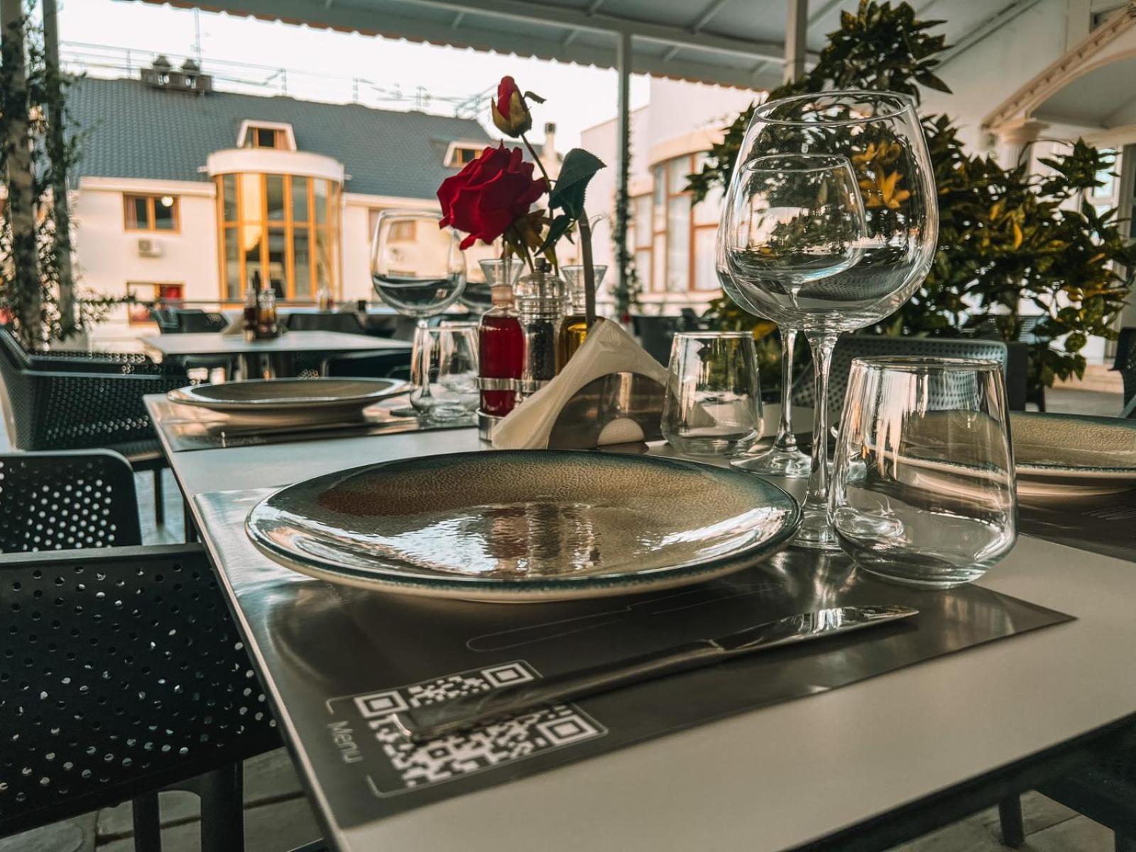 Misk Hotel & Resort Тирана Екстериор снимка